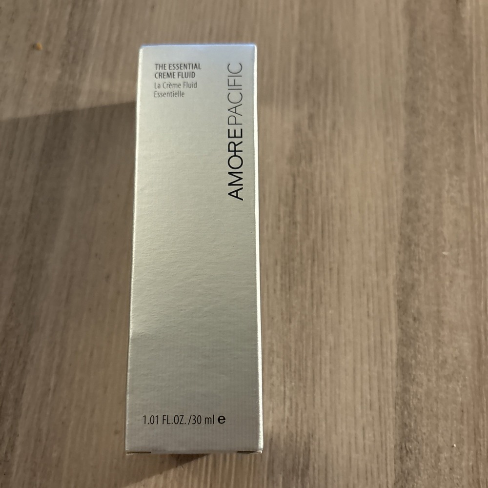 AMOREPACIFIC The Essential Creme Fluid 1.01 Fl oz 30 ml Serum New in Box